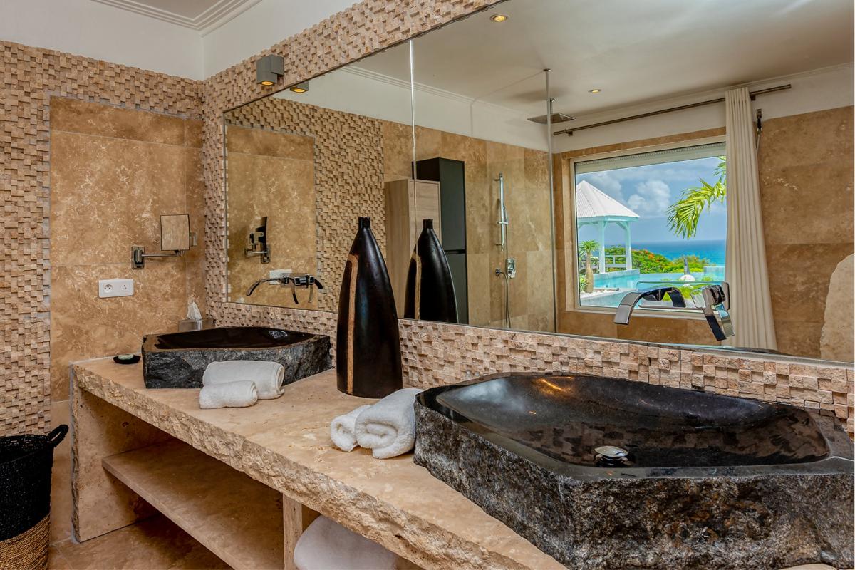 Luxury Villa Rental St Martin - The bathroom 1